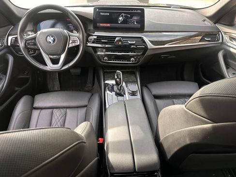 Used 2023 BMW 530i xDrive w/ Convenience Package AWD/4WD image 18