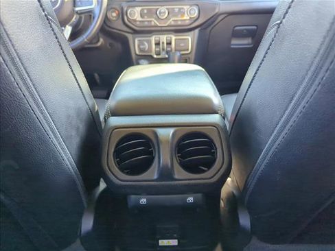 Used 2020 Jeep Wrangler Unlimited Sahara image 18