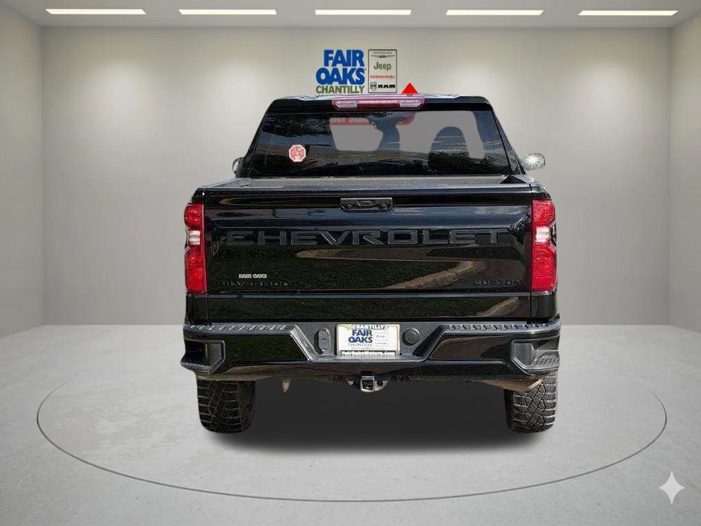 Used 2025 Chevrolet Silverado 1500 Custom Trail Boss w/ LPO, Dark Essentials Package AWD/4WD image 9