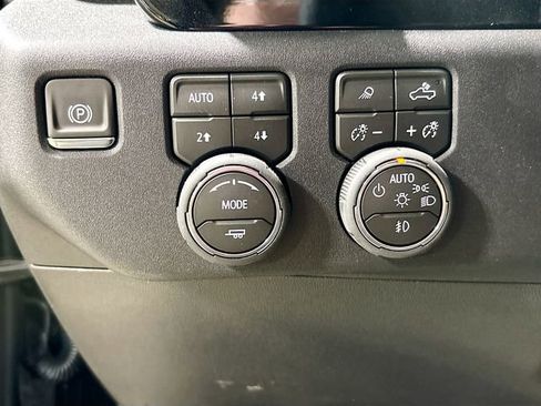 New 2026 Chevrolet Silverado 2500 ZR2 AWD/4WD image 13