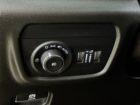 Used 2024 Jeep Grand Cherokee L Limited w/ Luxury Tech Group II image 14