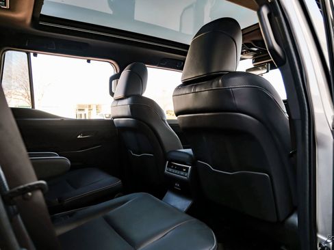 Used 2025 Lexus GX 550 w/ Accessory Package (2T) image 81