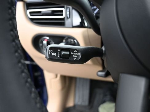 New 2026 Porsche Macan image 13