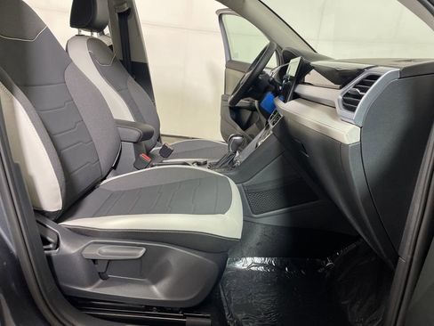 New 2026 Volkswagen Taos SE image 22