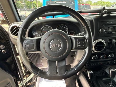 Used 2016 Jeep Wrangler Rubicon w/ Power Convenience Group AWD/4WD image 26