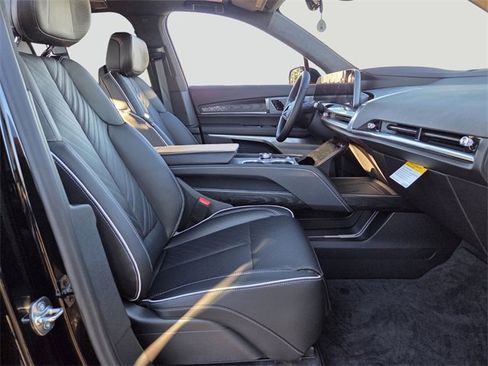 New 2026 Cadillac Vistiq Platinum image 14