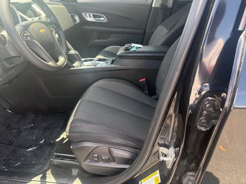 Used 2017 Chevrolet Equinox LS AWD/4WD image 30