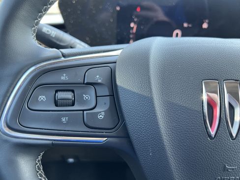 Used 2024 Buick Encore GX Avenir w/ Avenir Convenience Package FWD image 19