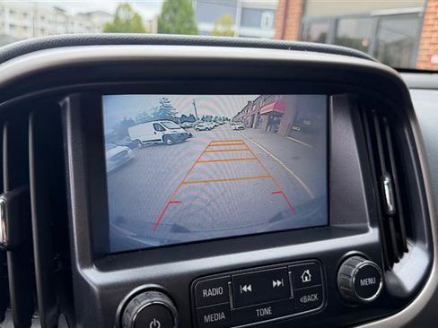 Used 2016 Chevrolet Colorado Z71 AWD/4WD image 38