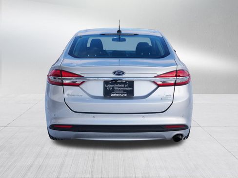 Used 2018 Ford Fusion SE w/ Fusion SE Technology Package image 5