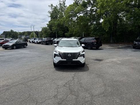 New 2026 Nissan Rogue SV AWD/4WD image 2