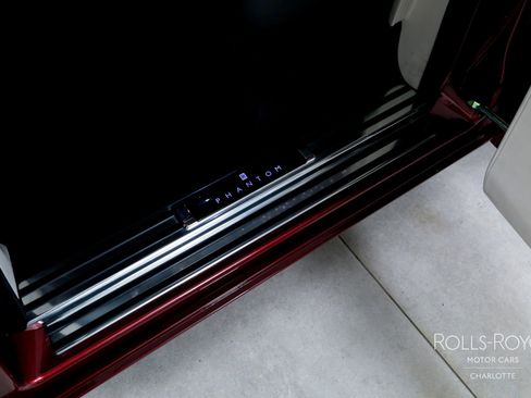 Used 2019 Rolls-Royce Phantom Sedan image 25