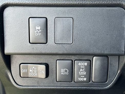 Used 2023 Toyota Tacoma TRD Off-Road w/ Technology Package AWD/4WD image 20