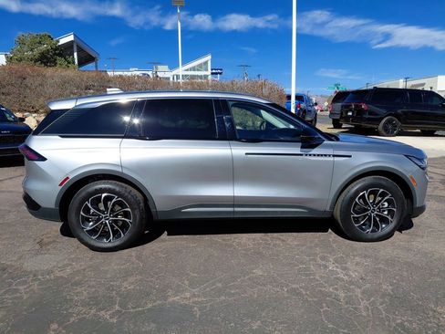 New 2026 Lincoln Nautilus Premier image 59