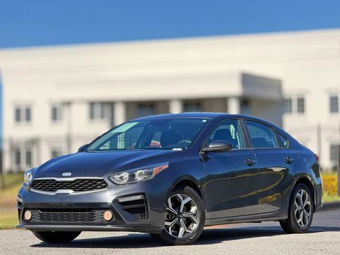 Used 2019 Kia Forte LXS image 1