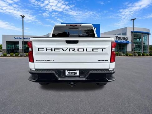 Used 2025 Chevrolet Silverado 1500 ZR2 w/ Technology Package AWD/4WD image 6