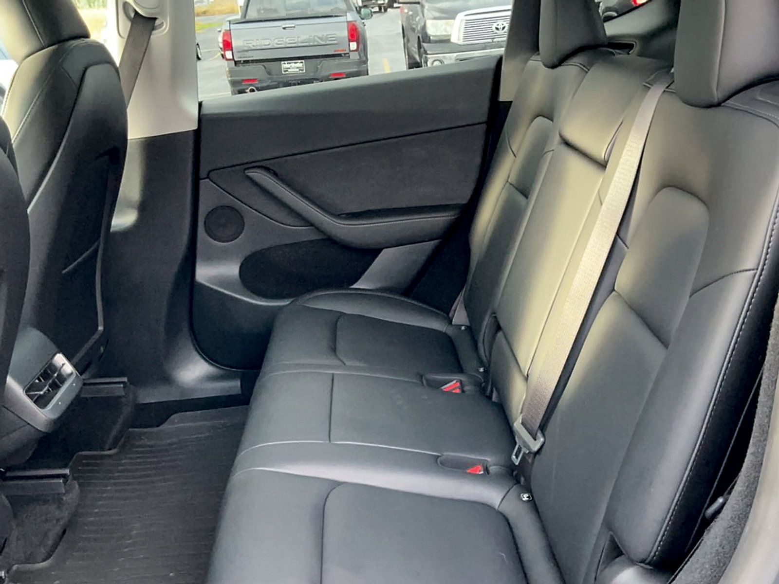 Used 2023 Tesla Model Y 2WD image 18