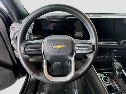 Used 2023 Chevrolet Colorado LT w/ LT Convenience Package II AWD/4WD image 11