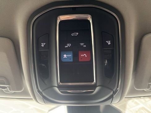 Used 2023 Jeep Grand Cherokee Limited image 51