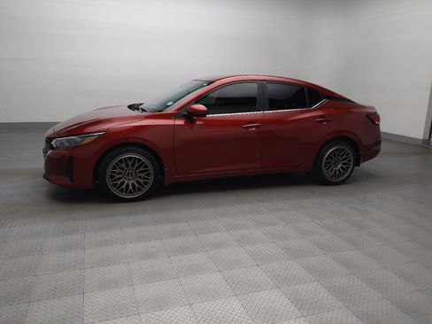 Used 2024 Nissan Sentra SV image 2