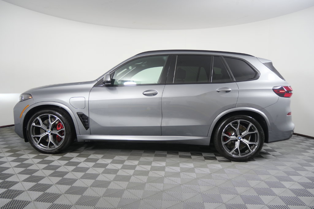 Certified 2026 BMW X5 xDrive50e w/ M Sport Package AWD/4WD image 7