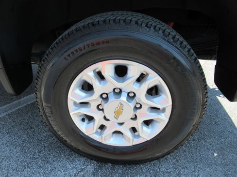 Used 2024 Chevrolet Silverado 2500 LTZ w/ LTZ Plus Package image 8