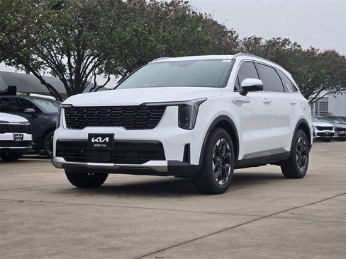 New 2026 Kia Sorento S image 2