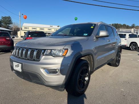 Certified 2019 Jeep Grand Cherokee Laredo image 3