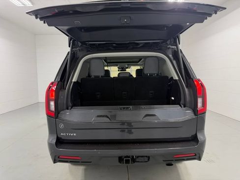 Certified 2025 Ford Expedition Active AWD/4WD image 30