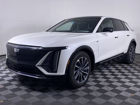 New 2025 Cadillac Lyriq Sport w/ LPO, Floor Liner Package image 19