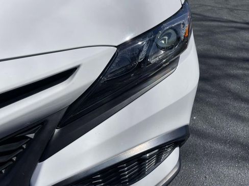 Used 2022 Toyota Camry SE w/ Convenience Package image 13