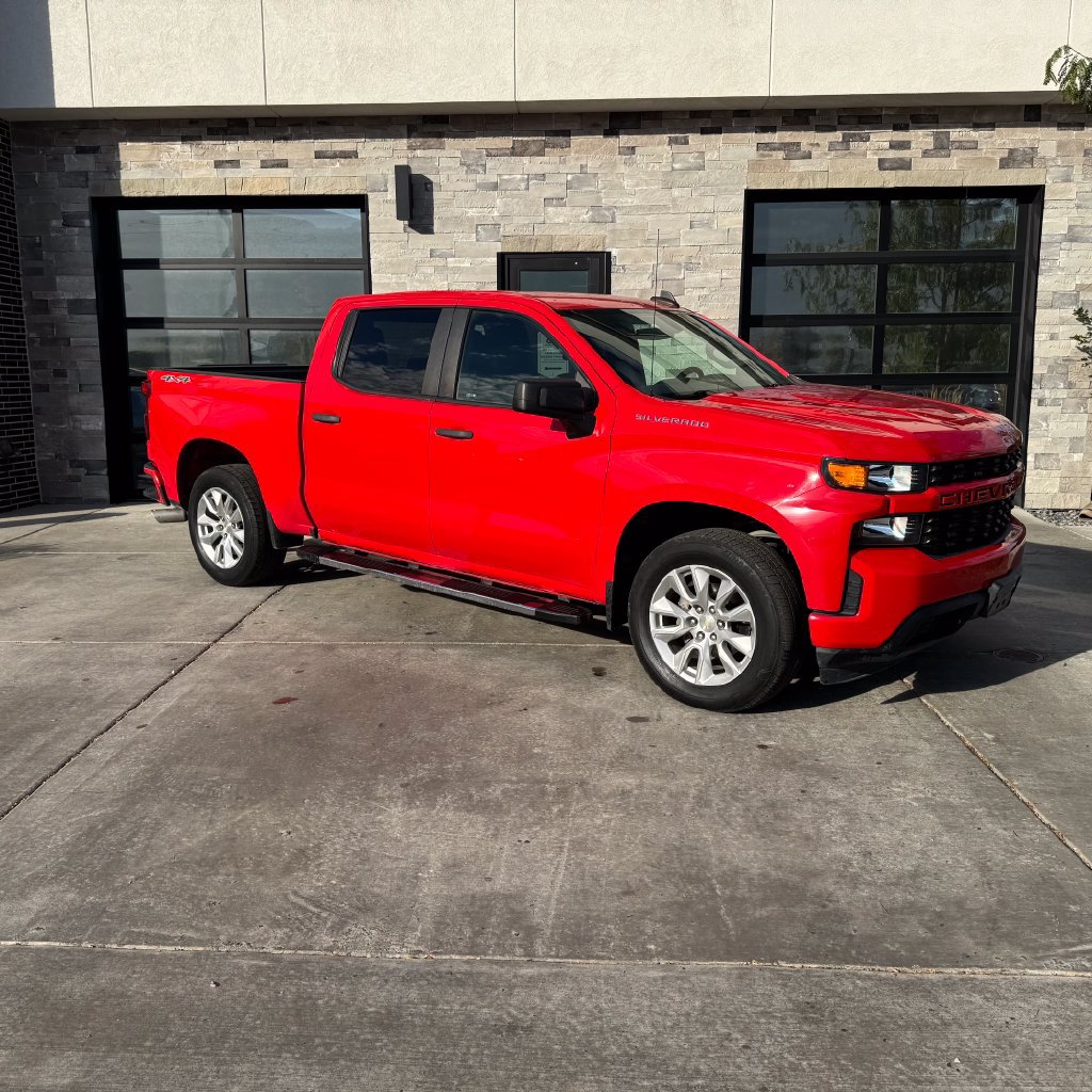 Used 2019 Chevrolet Silverado 1500 Custom w/ Custom Value Package AWD/4WD image 1
