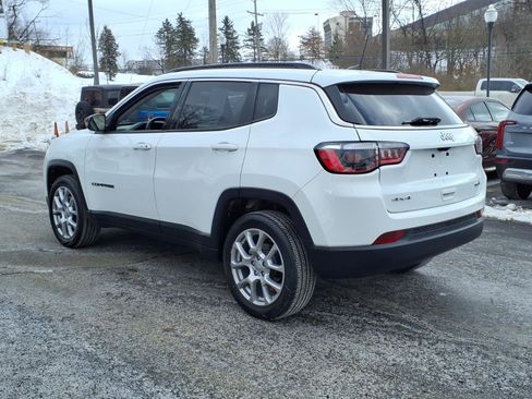 Certified 2022 Jeep Compass Latitude image 3