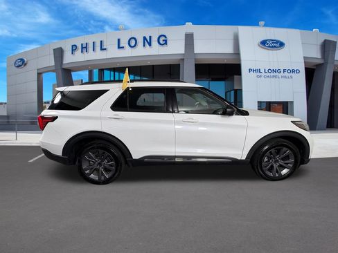 Certified 2025 Ford Explorer Active w/ Active Comfort Package AWD/4WD image 6