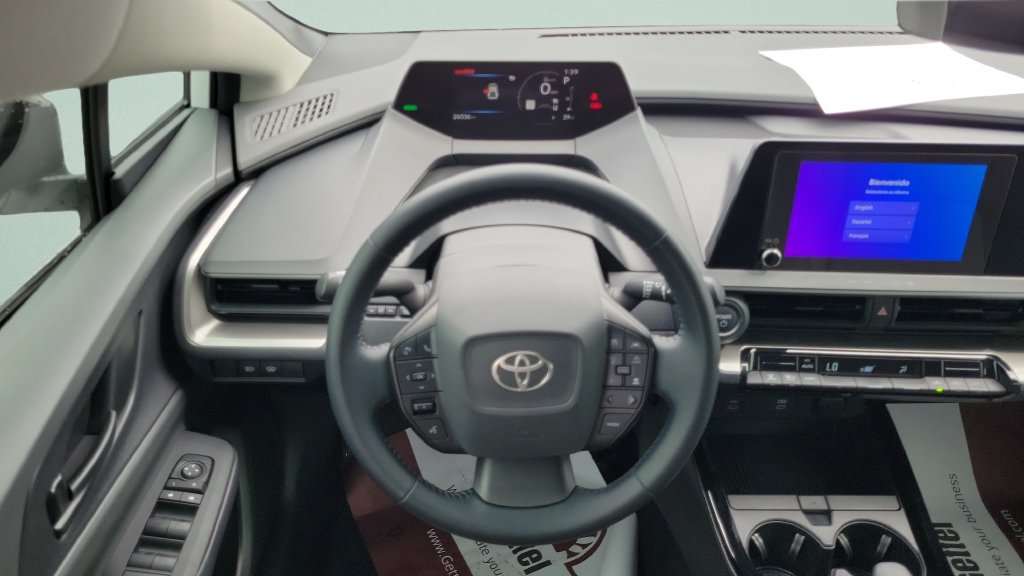 Used 2024 Toyota Prius LE FWD image 11