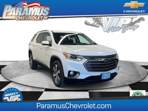 Used 2019 Chevrolet Traverse LT w/ LT Premium Package AWD/4WD image 1
