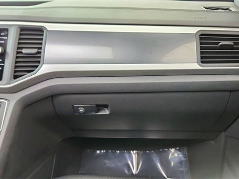 Used 2021 Volkswagen Atlas Cross Sport SE w/ Panoramic Sunroof Package image 36