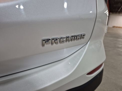 Certified 2024 Chevrolet Equinox Premier FWD image 30