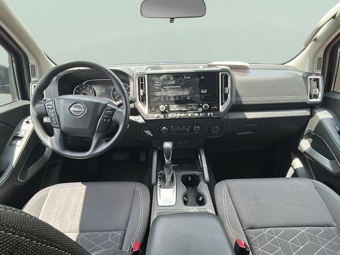 Used 2025 Nissan Frontier SV RWD image 16
