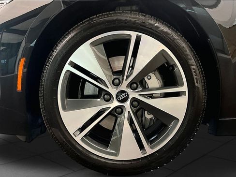 Used 2025 Audi A6 e-tron Premium Plus w/ Premium Plus image 10