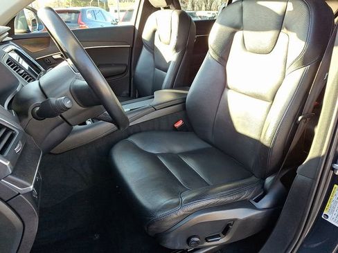 Used 2020 Volvo XC90 T6 Momentum image 15