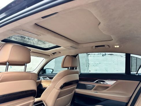 Used 2016 BMW 750i xDrive image 29