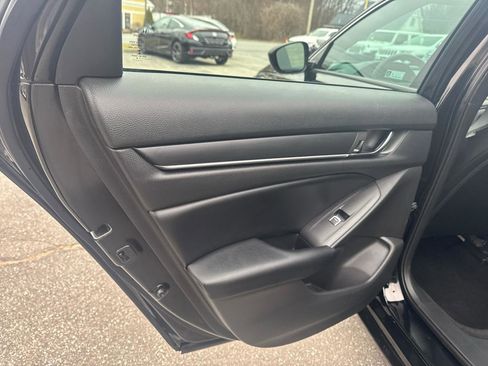 Used 2018 Honda Accord Sport image 32