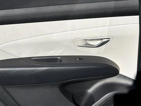 Certified 2025 Hyundai Tucson SEL image 10