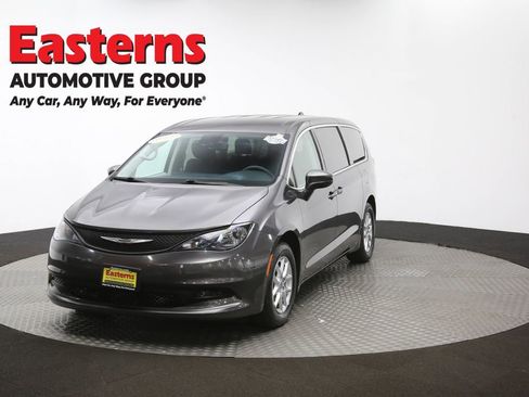 Used 2023 Chrysler Voyager LX image 54