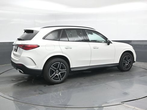 Used 2024 Mercedes-Benz GLC 300 4MATIC image 4