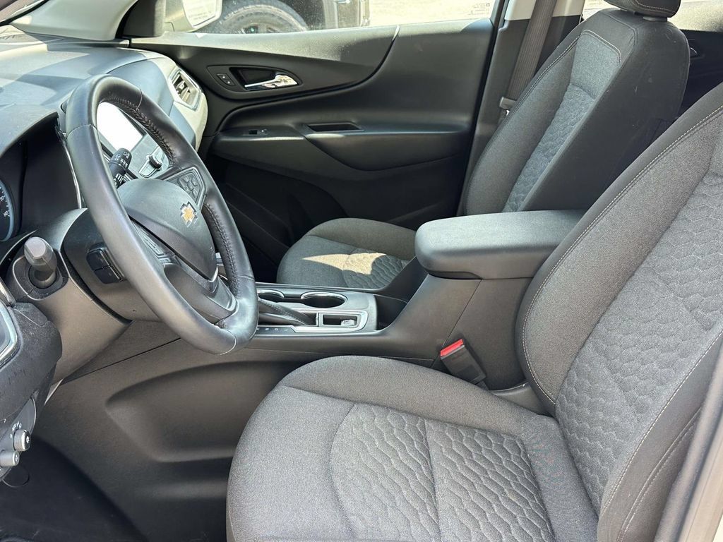 Used 2018 Chevrolet Equinox LT FWD image 9