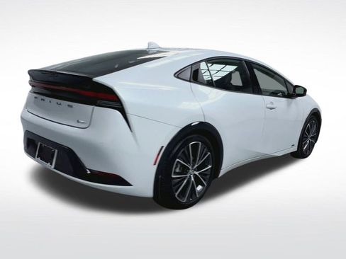 Used 2024 Toyota Prius XLE image 24