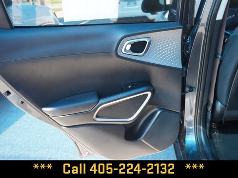 Used 2024 Kia Soul LX w/ Option Group 015 FWD image 23