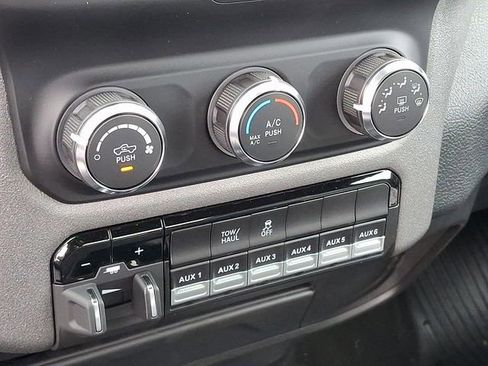 Used 2024 RAM 2500 Tradesman w/ Chrome Appearance Group image 10